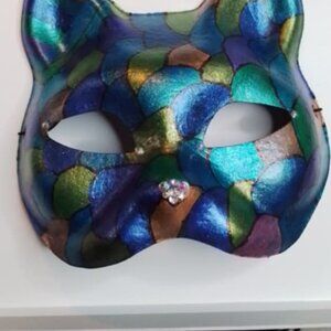 Handpainted cat mask…decor.